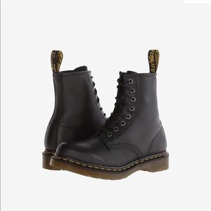 Dr Martens Boots 1460 Size 7M/8W